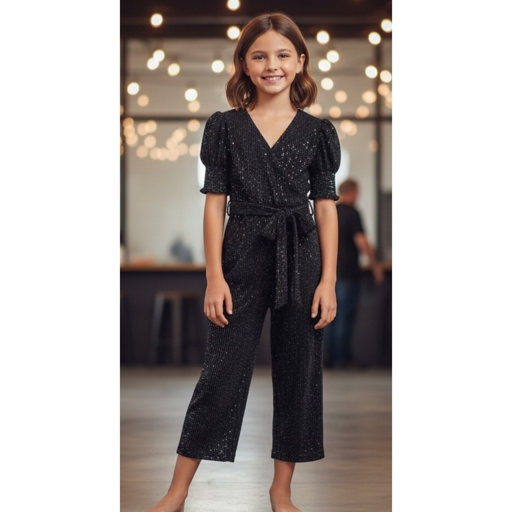 Chelsea & Violet Girls Short sleeve Sequin Belted Jumpsuit Black Size M